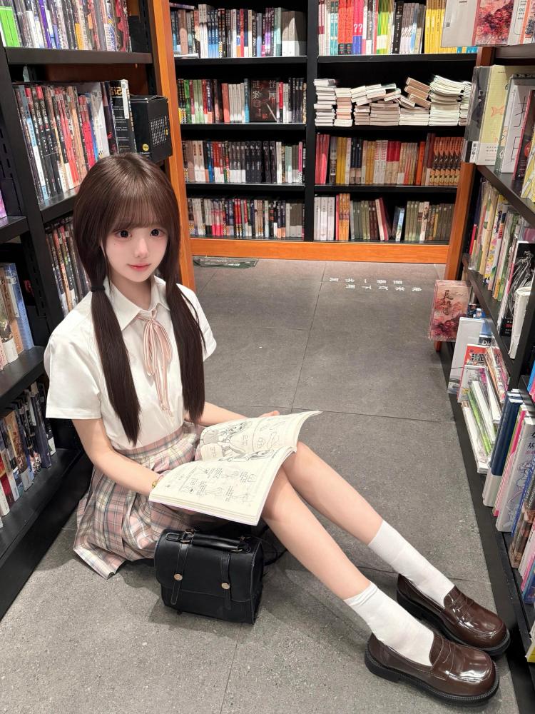 静安18岁鱼丸 白小纯萝莉 Gallery 5