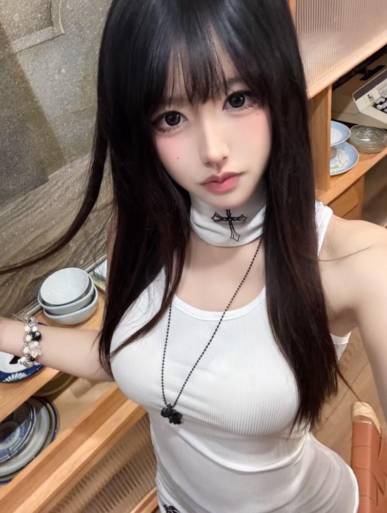 浦东妃妃童颜巨乳超瘦辣妹 Gallery 1