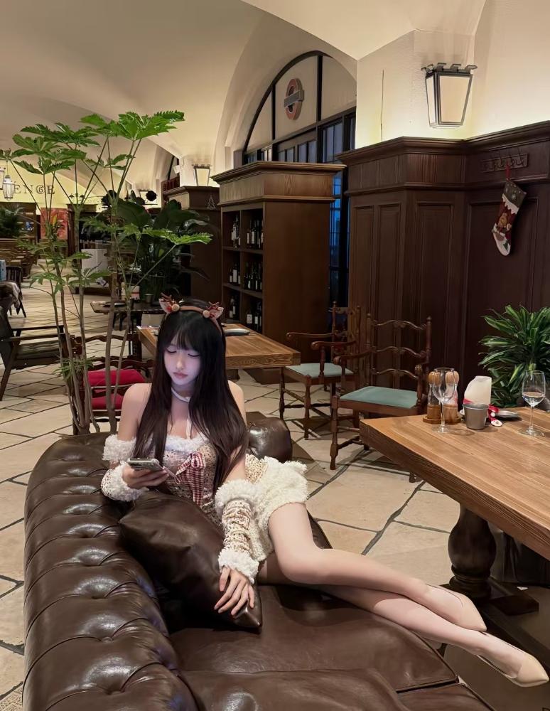 浦东妃妃童颜巨乳超瘦辣妹 Gallery 8