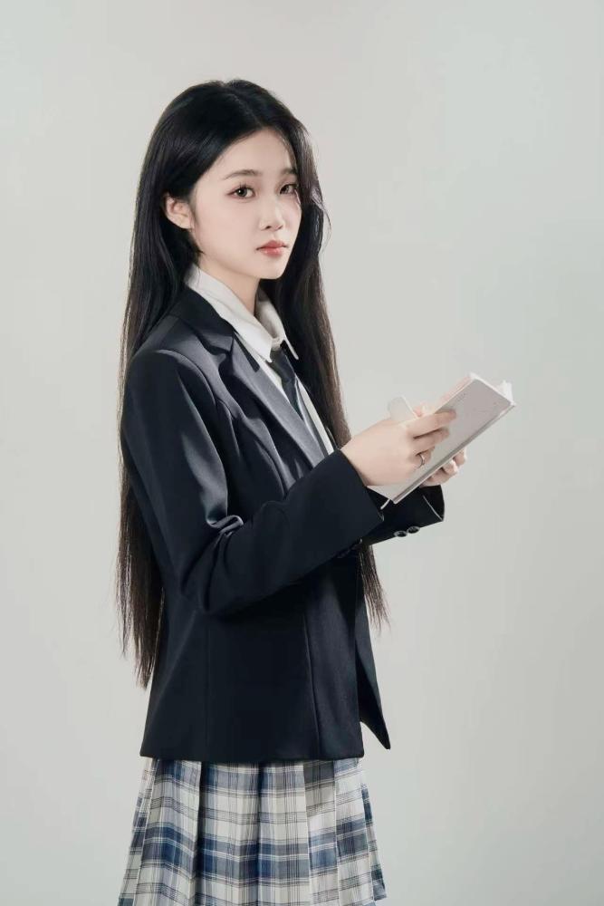 闵行雯雯 Gallery 1